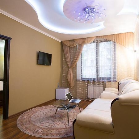 Royal Hotel Zaporizhia Ngoại thất bức ảnh